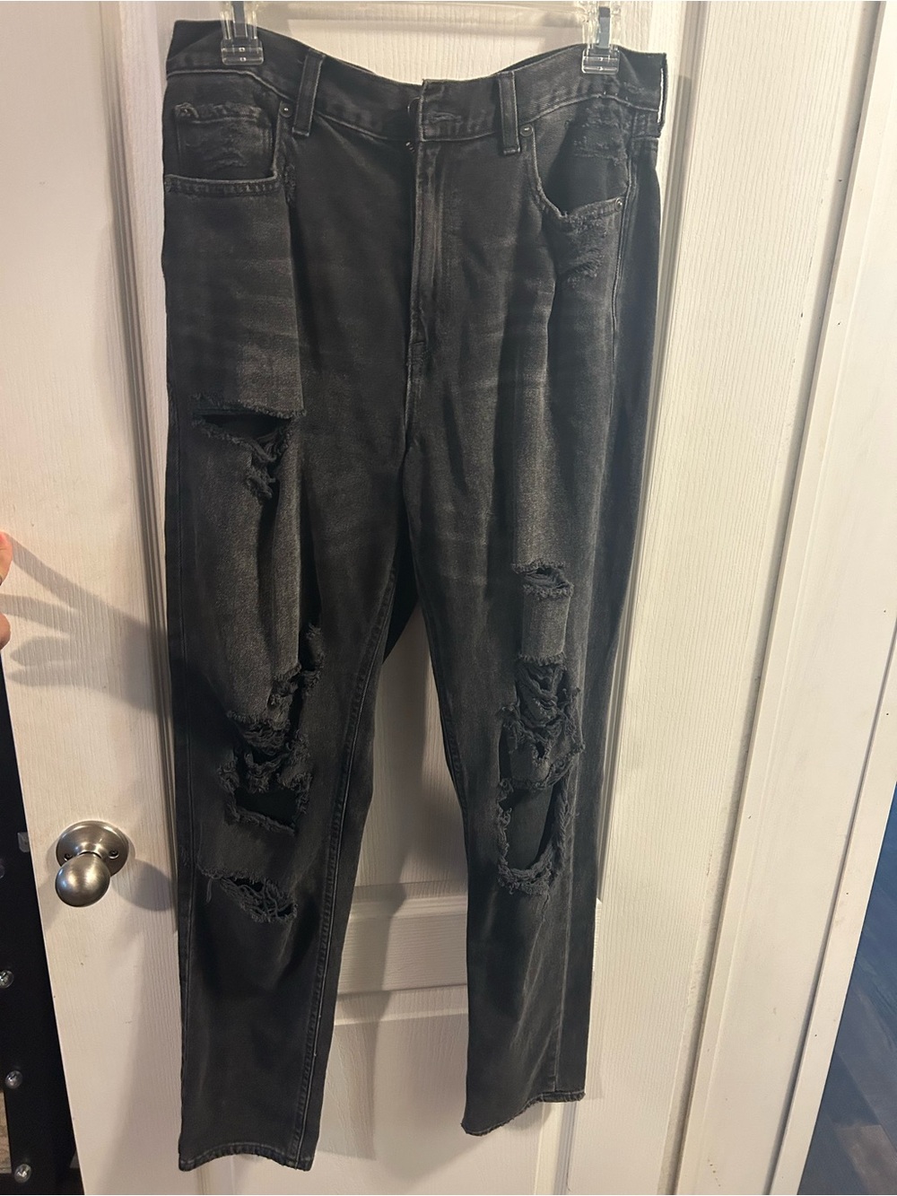 American Eagle Outfitters Black Distressed Slim Straight Jeans